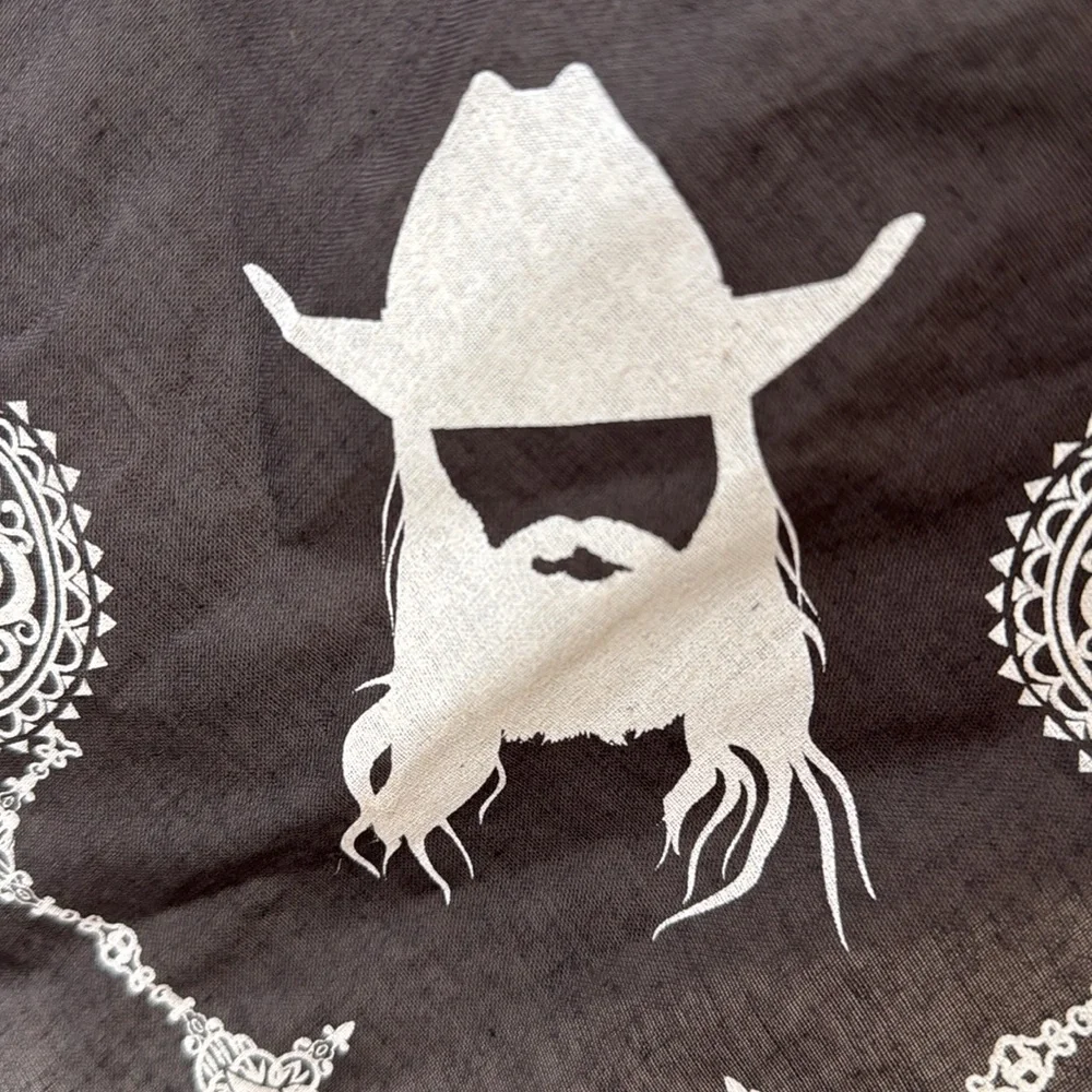 Gray and white Chris Stapleton bandana. Cotton.